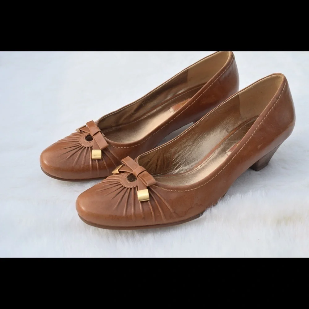 Ecco leather pumps